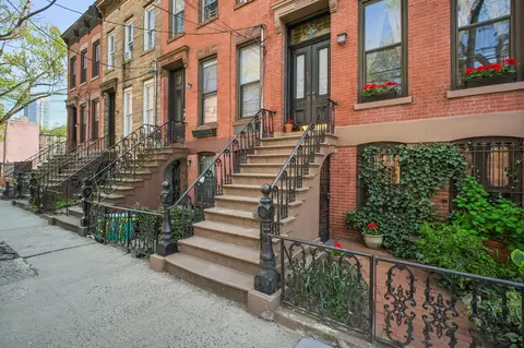 385 York St, Jersey City, NJ 07302