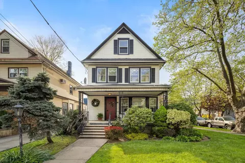 19 Avenue B, Bayonne, NJ 07002