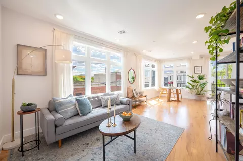 370 1st St #301, Jersey City, NJ 07302