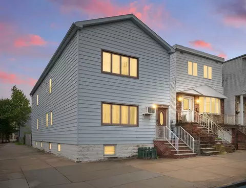 92 E 25th St, Bayonne, NJ 07002