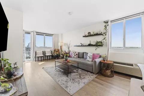 100 Manhattan Ave #1217, Union City, NJ 07087