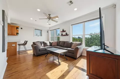 323 Jackson St #602, Hoboken, NJ 07030