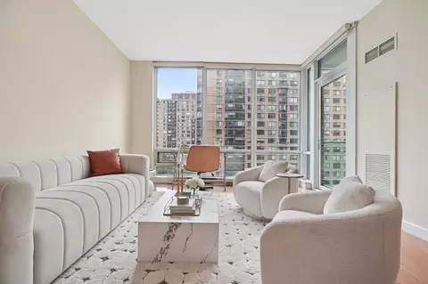 20 Newport Pkwy #1006, Jersey City, NJ 07310