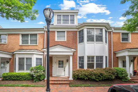 60 Independence Way #60, Jersey City, NJ 07305