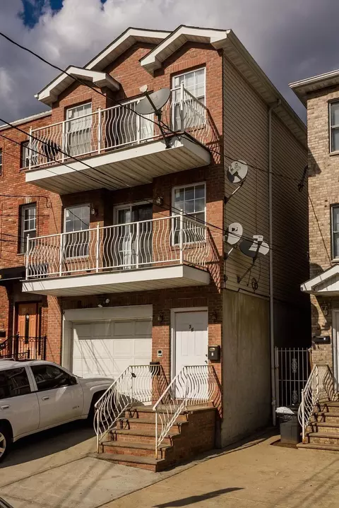 36 Union St, Jersey City, NJ 07304