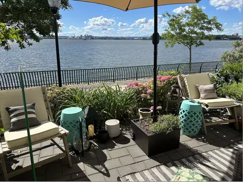 69 Lee Ct, Jersey City, NJ 07305