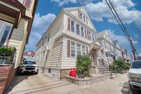 159 W 33rd St, Bayonne, NJ 07002