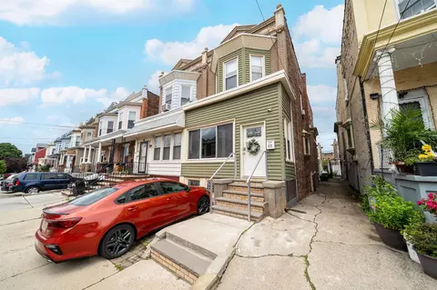 272 Armstrong Ave, Jersey City, NJ 07305