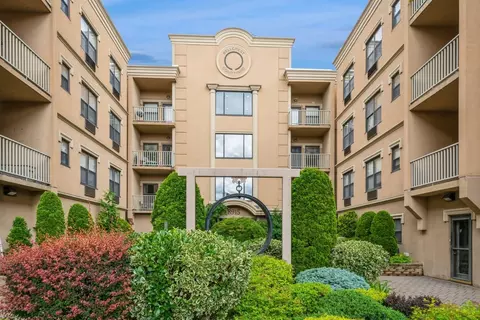8915 Bergenwood Ave #48, North Bergen, NJ 07047