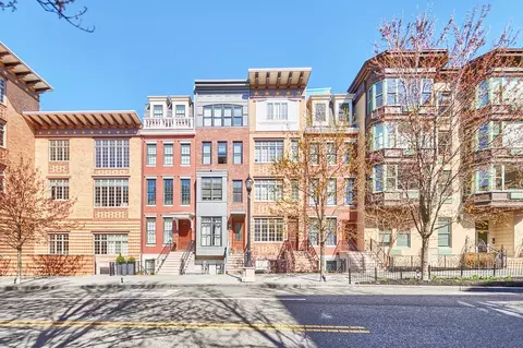 112 Liberty View Dr #4C, Jersey City, NJ 07302