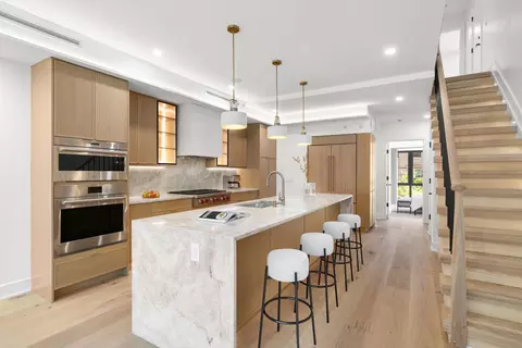 906 Park Ave #1, Hoboken, NJ 07030