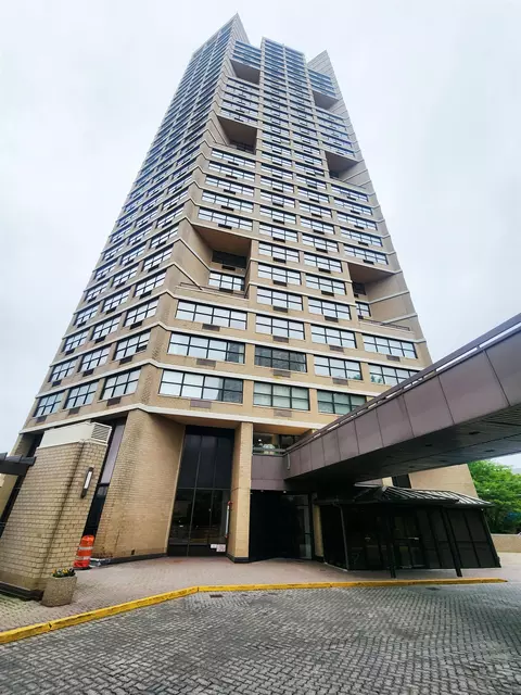 7000 Blvd E #31G, Guttenberg, NJ 07093