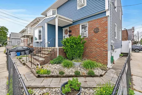 51 E 14th St, Bayonne, NJ 07002