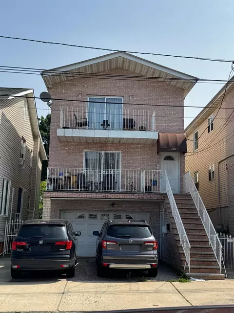 1502 44th St, North Bergen, NJ 07047