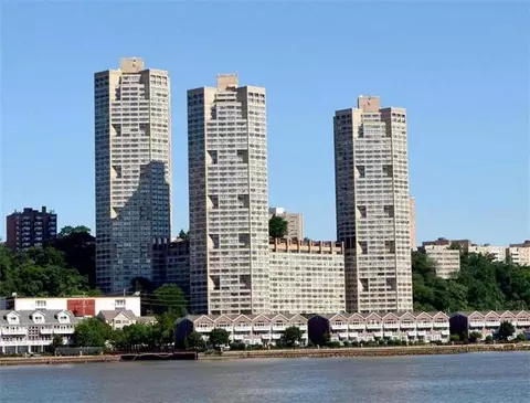 7000 Blvd E #46A, Guttenberg, NJ 07093