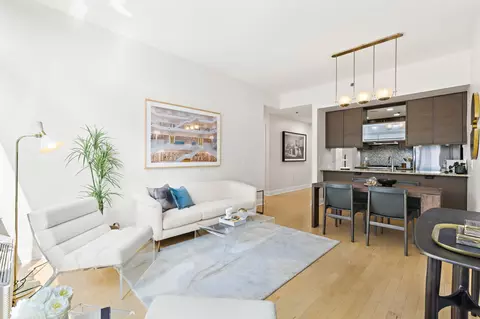 10 Regent St #817, Jersey City, NJ 07302