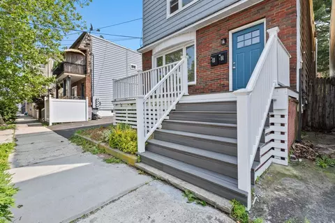 80 E 24th St, Bayonne, NJ 07002