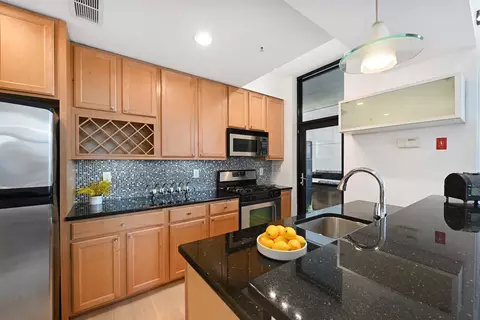 610 Newark St #4A, Hoboken, NJ 07030
