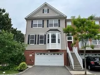 2 Swan Ct, Jersey City, NJ 07305