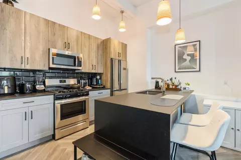 142 Charles St #301, Jersey City, NJ 07307