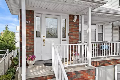 35 Dodge St, Bayonne, NJ 07002