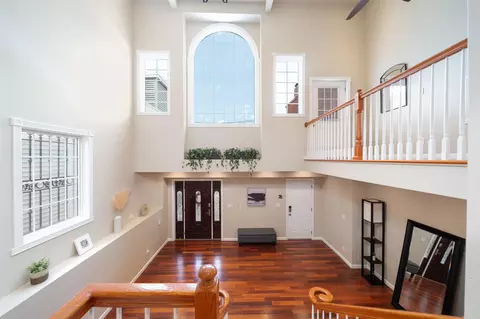 25 Poplar St, Jersey City, NJ 07307