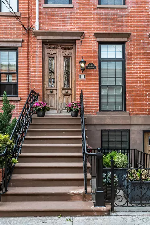 806 Bloomfield St #2, Hoboken, NJ 07030