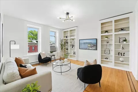 821 Washington St #5, Hoboken, NJ 07030