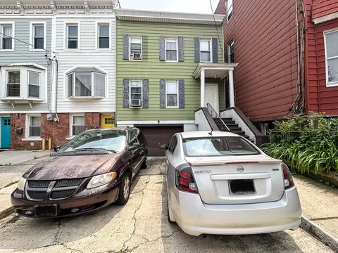 38 Van Reypen St, Jersey City, NJ 07306