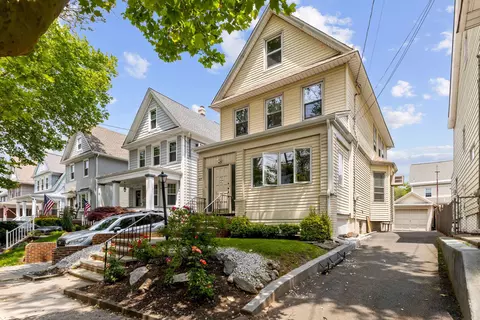 83 W 38th St, Bayonne, NJ 07002