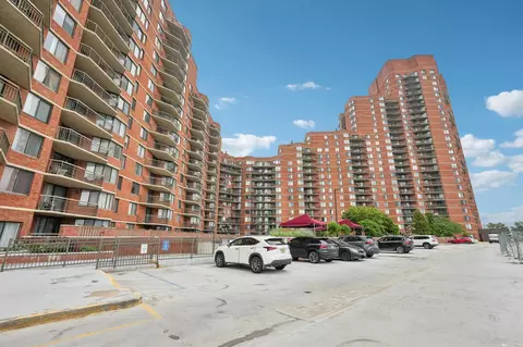 340 Harmon Cove Tower #340, Secaucus, NJ 07094