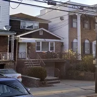 39 W 33rd St, Bayonne, NJ 07002