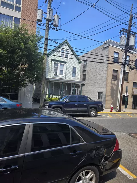 420 68th St, Guttenberg, NJ 07093