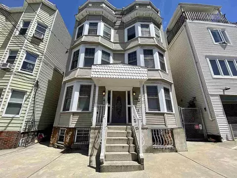 152 Highland Ave #2B, Jersey City, NJ 07306