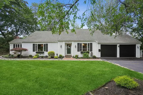 15 Barberry Way, Essex Fells, NJ 07021