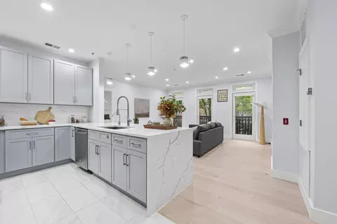 126 Dudley St #217, Jersey City, NJ 07302