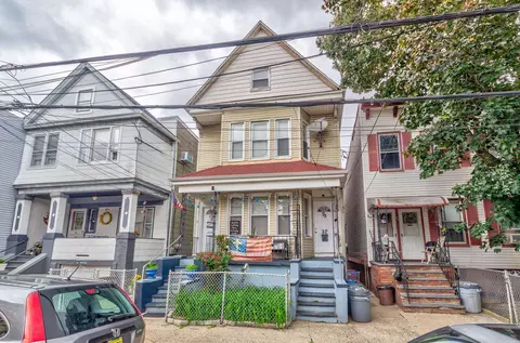 75 W 18th St, Bayonne, NJ 07002