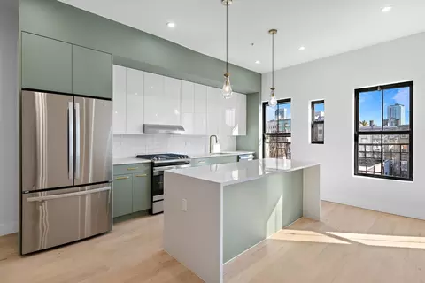 322 3rd St #4, Jersey City, NJ 07302