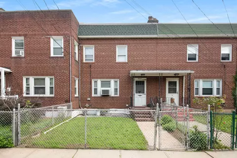 11 Veterans Ct, Bayonne, NJ 07002