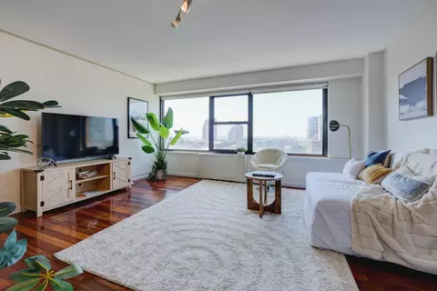 135 Montgomery St #11D, Jersey City, NJ 07302