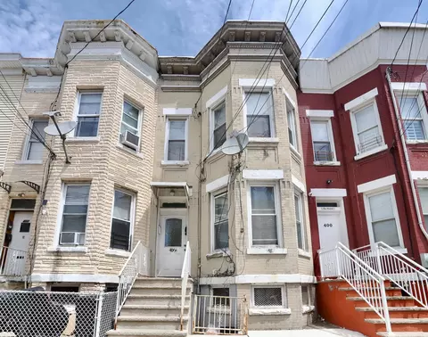 400 67th St # A, West New York, NJ 07093