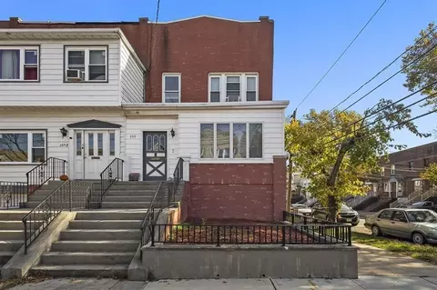 266 Avenue B, Bayonne, NJ 07002