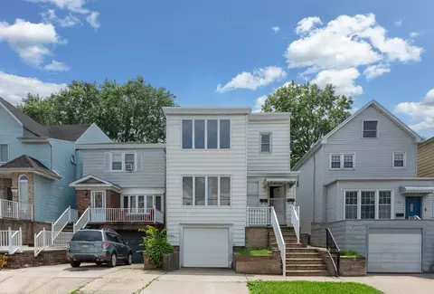 22 E 45th St, Bayonne, NJ 07002