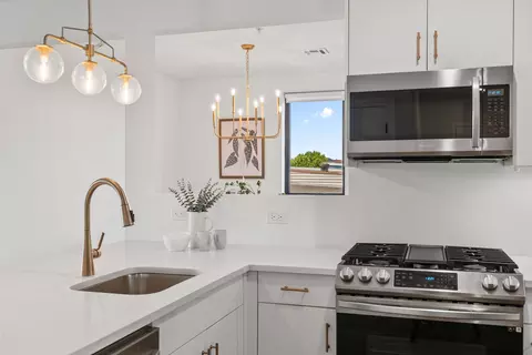117 W 2nd St #301, Bayonne, NJ 07002