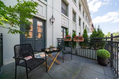 600 Hudson St #2C, Hoboken, NJ 07030