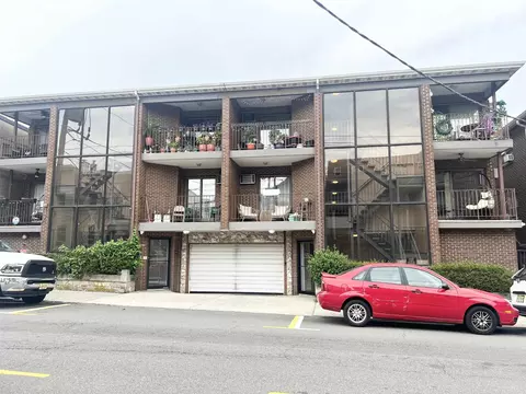 127 68th St #3, Guttenberg, NJ 07093