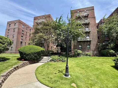 2337 Hudson Ter #B10, Fort Lee, NJ 07024