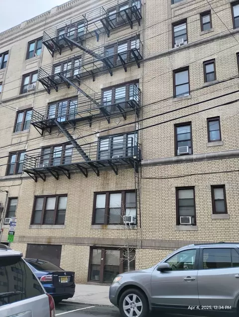 61 65th St #1, West New York, NJ 07093