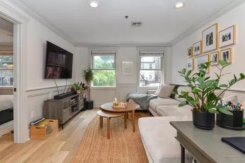 219 Willow Ave #3R, Hoboken, NJ 07030