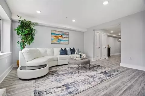 415 14th St #PH, Union City, NJ 07087
